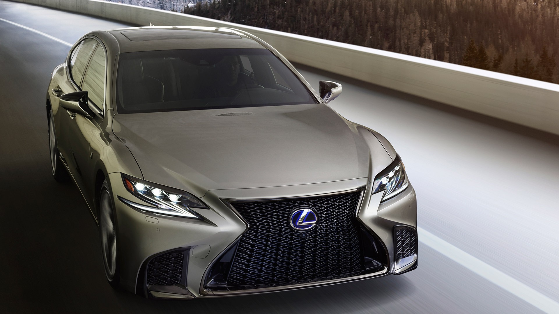 Lexus flagship finish